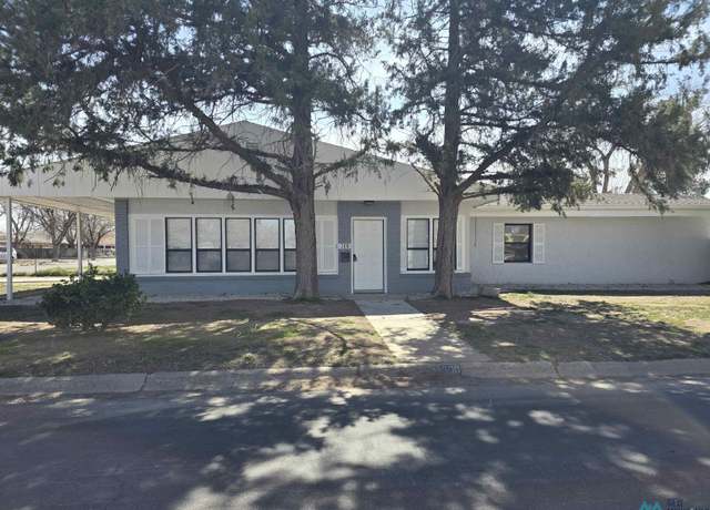 Property at 300 W Buena St, Roswell, NM 88203, 3 beds, 1.5 baths